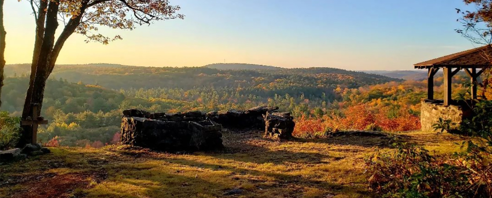 Una hermosa vista del paisaje otoñal (Instagram@nwctscenes)