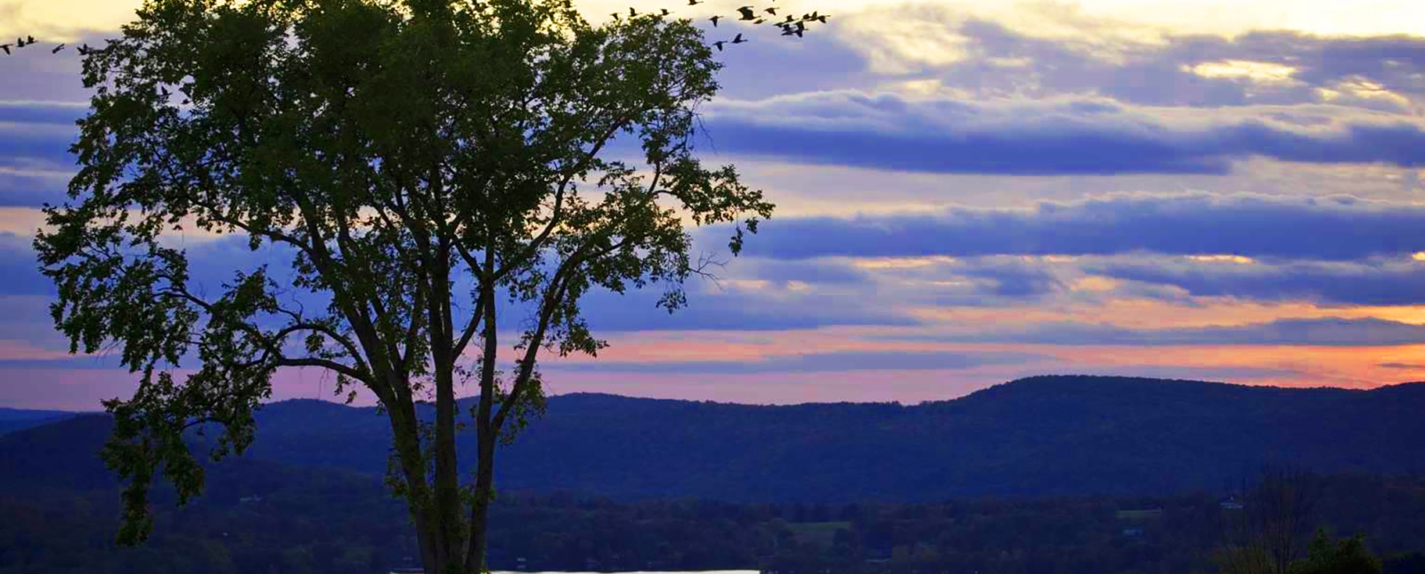 Scenic sunset at Lake Waramaug