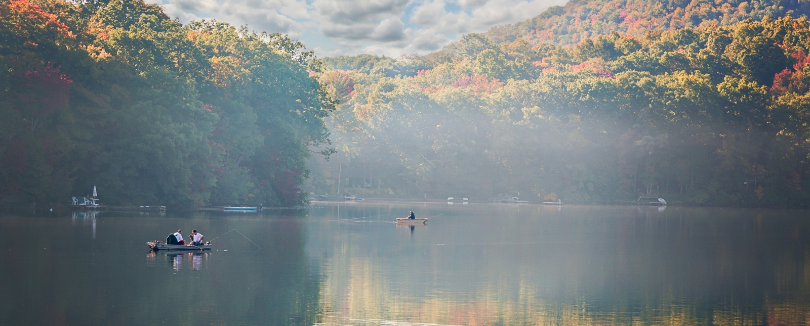 Boaters fishing on a lake (CTVisit)