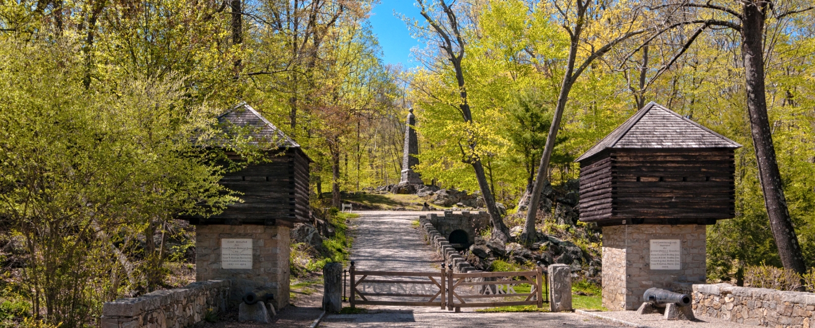 Monument at Putnam Memorial State Park (Flickr)