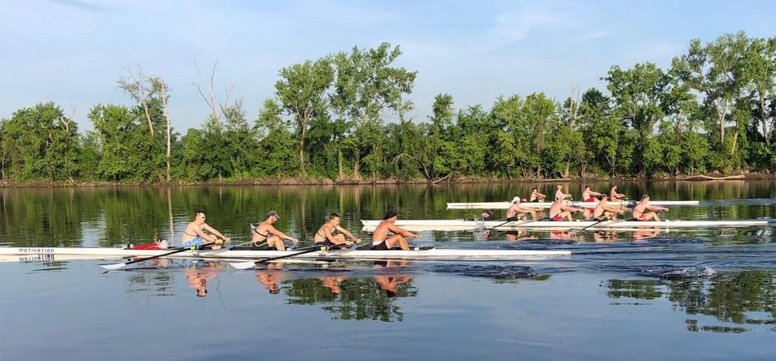 Rowers rowing down river (Instagram@riverfrontmensrowing)