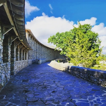 Toma lateral del Pabellón en el Parque Estatal Rocky Neck (Instagram@regrub_nocab_eucebarb)