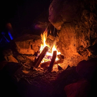 A campfire in the dark (Instagram@hiddenplanetx)