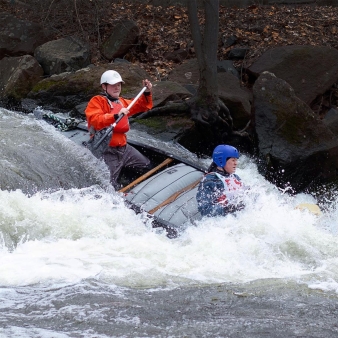 Two people white water canoeing in the river (Instagram@rkblue123)