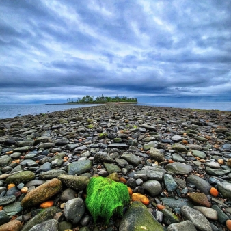 Walkway out to the island at Silver Sands State Park (Instagram@bx11)