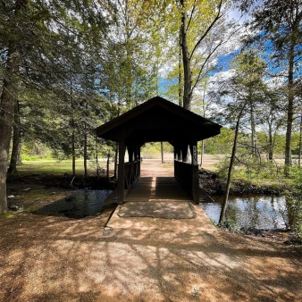 Covered bridge at Wadsworth Falls (Instagram@msinquisitive)