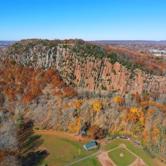 Vista aérea de West Rock Ridge (Instagram@drone.worlds)