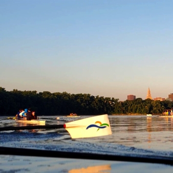 Paseos en bote frente al río en Windsor Meadows (Instagram@riverfrontmensrowing)