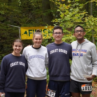 Group of runners at Nipmuck State Forest (Instagram@godwynpiangnee)