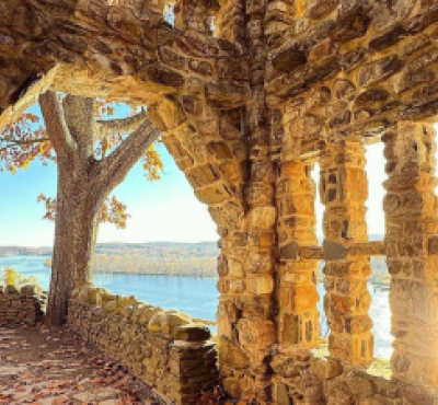 Vista desde la terraza del castillo de Gillette con vista al río (Instagram@ilovemoo)